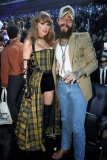 More photos of Taylor at the 2024 VMA infield