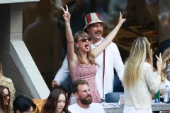 Taylor and Travis watch the US Open together